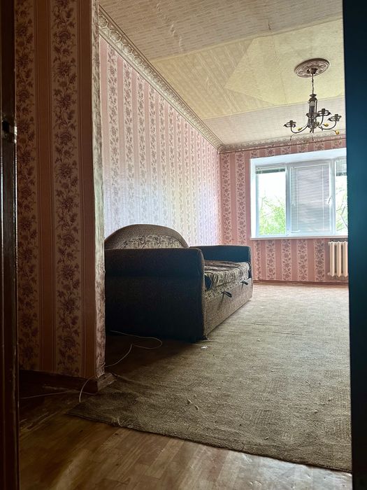 2 комн в 5-ти комн квартире, 17 квартал 3/5, кирп дом