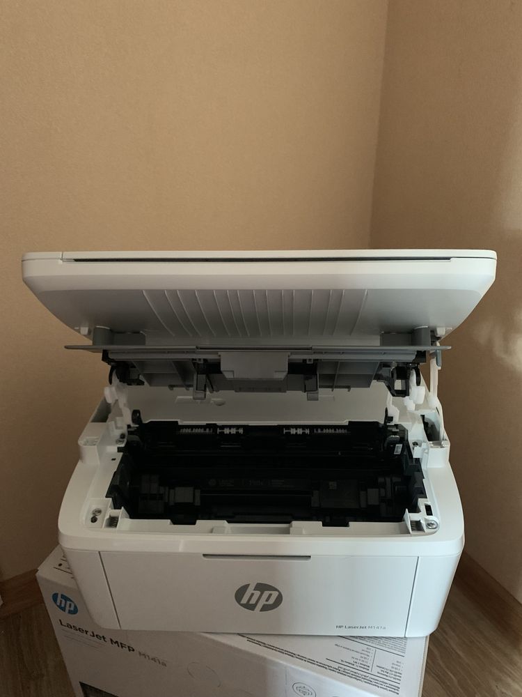 Принтер  БФП лазерний HP LaserJet Pro M141a