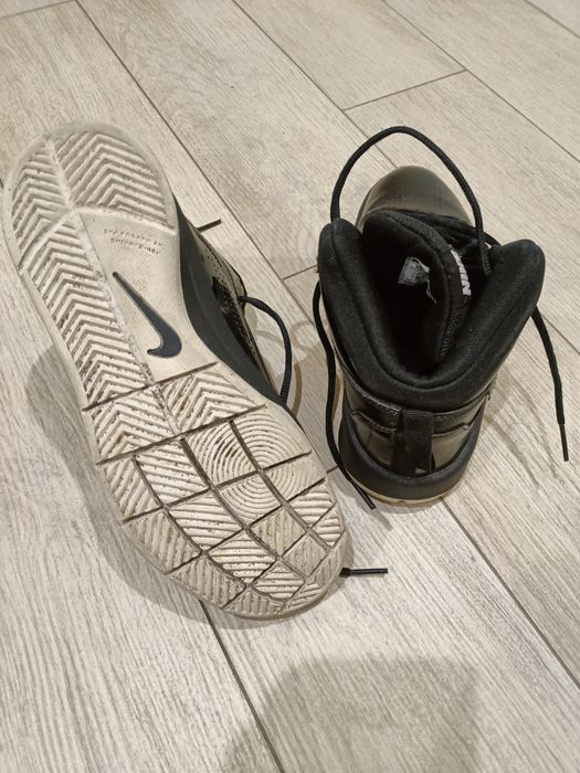 Кожаные  подростковые ботинки Nike