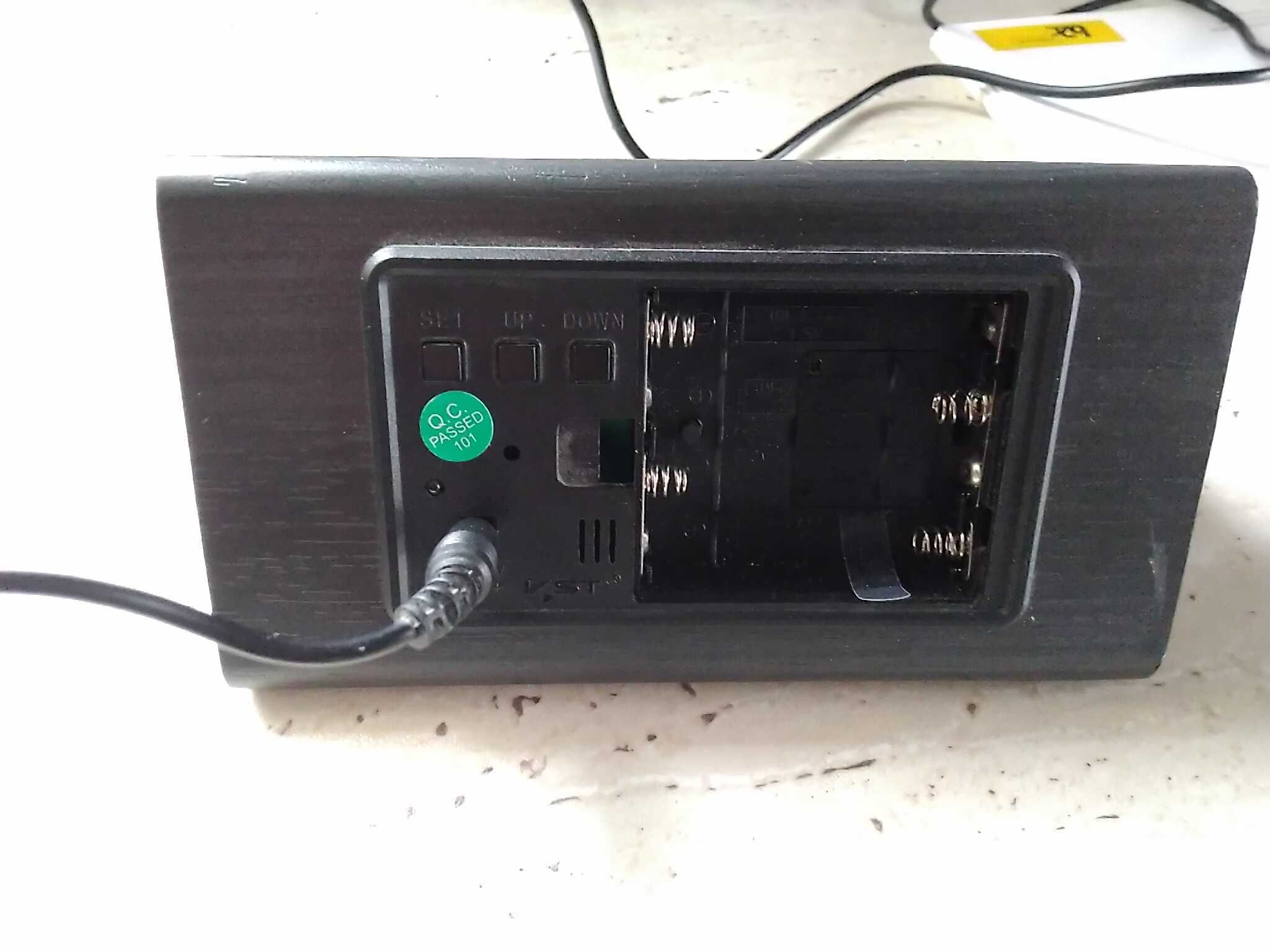 Часы электронные+термометр+будильник настольные на батарейках VST-861