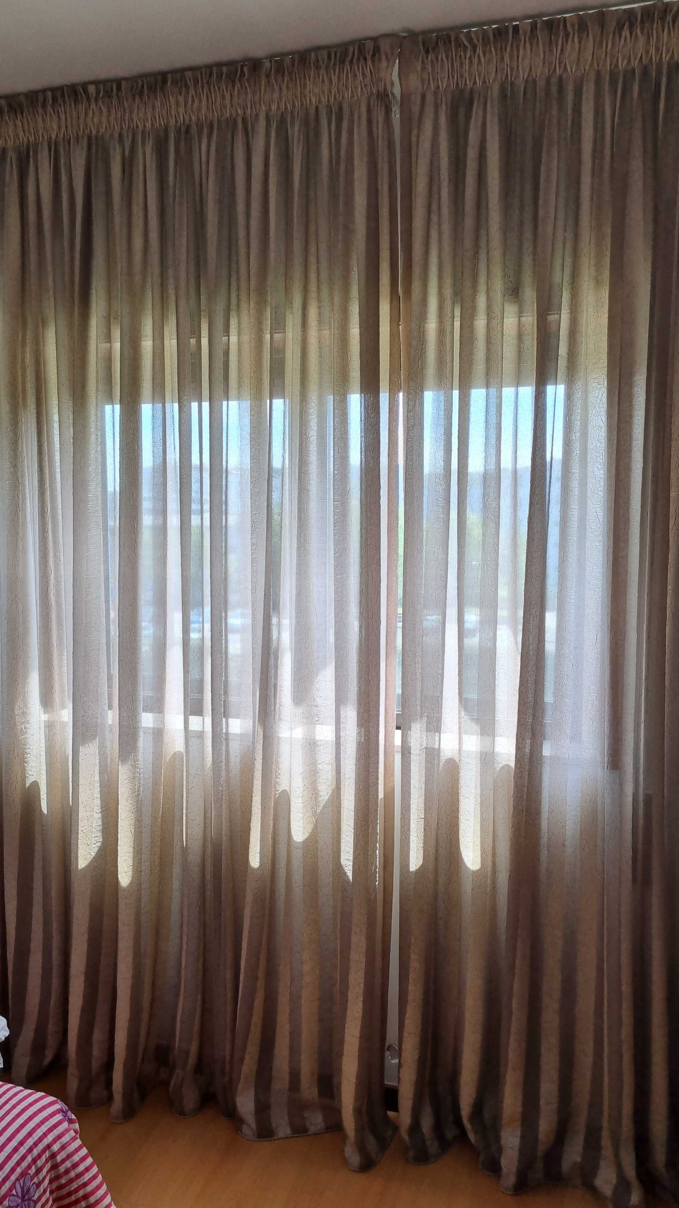VENDO 2 cortinas com calhas