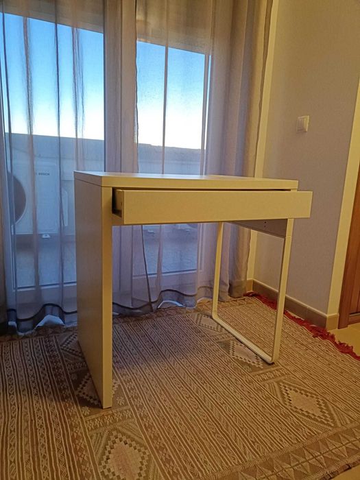 Secretária MICKE (branca)