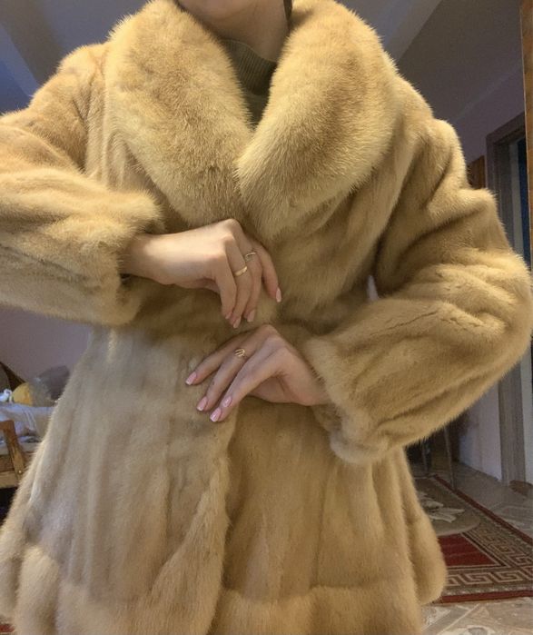 Продаю Норкову шубу