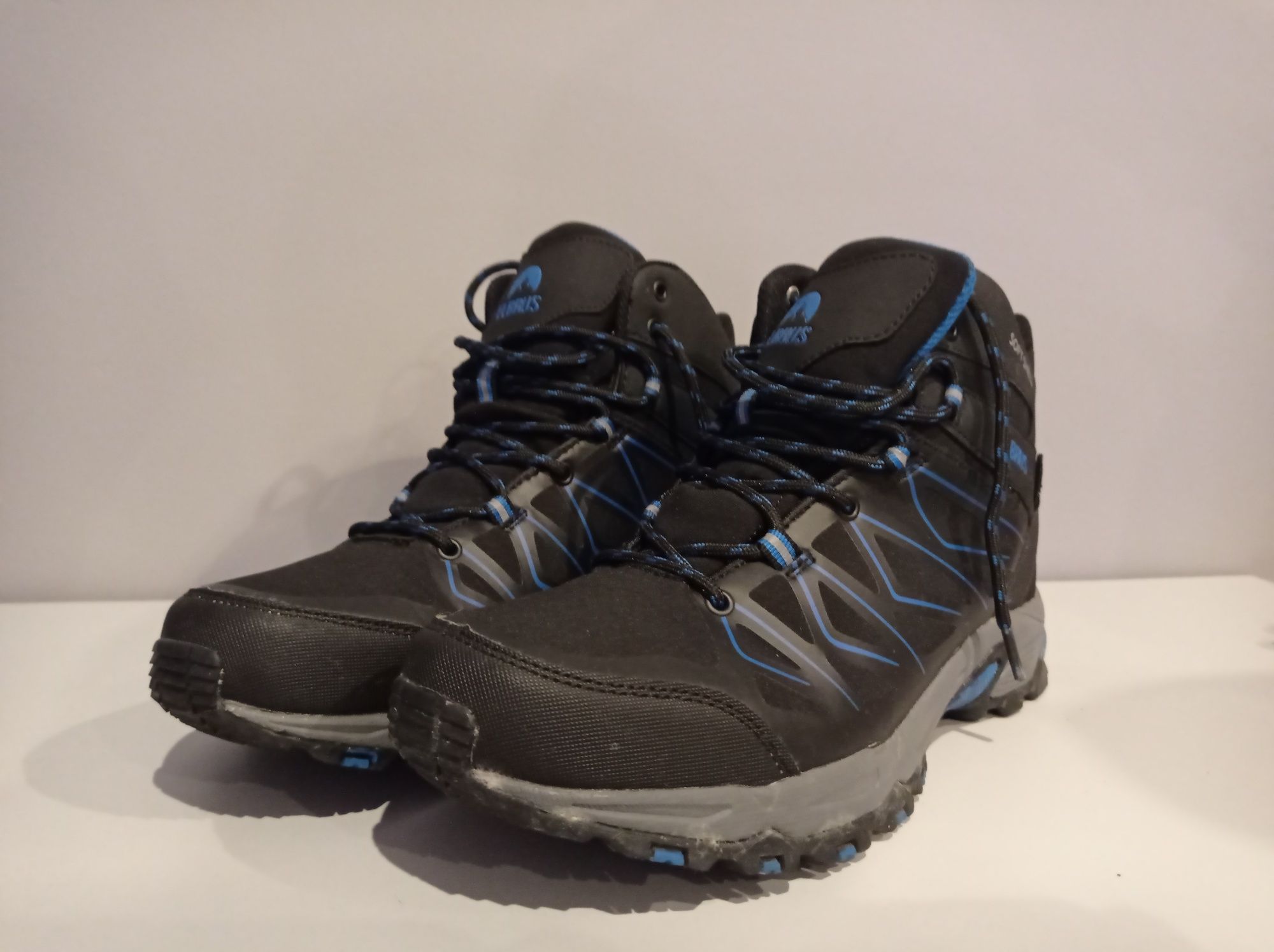 Buty zimowe firmy Elbrus