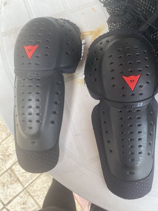 Joelheiras, coroveleiras e ombreiras