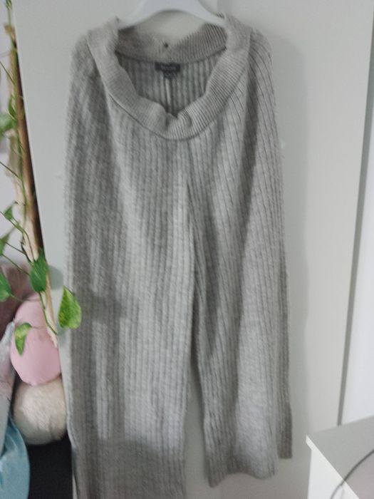 Długie spodnie z dzianiny szare