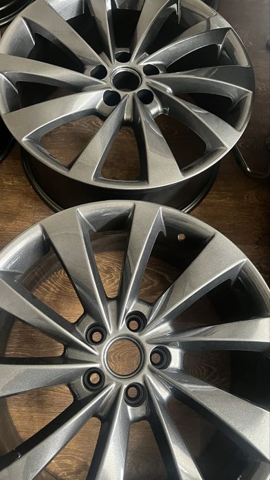 Tesla X дискі 20