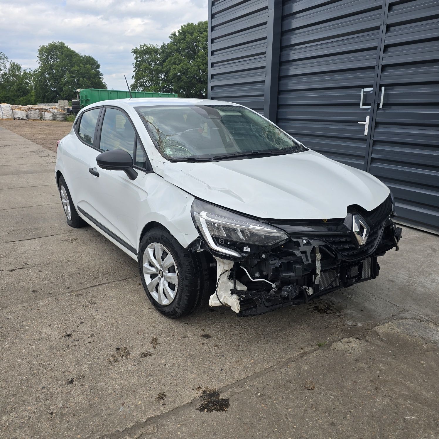 Renault clio rok 2023 przebieg 7832 km