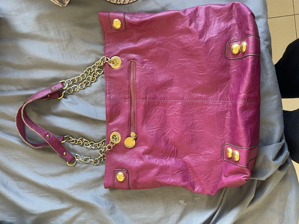 Vendo mala rosa.