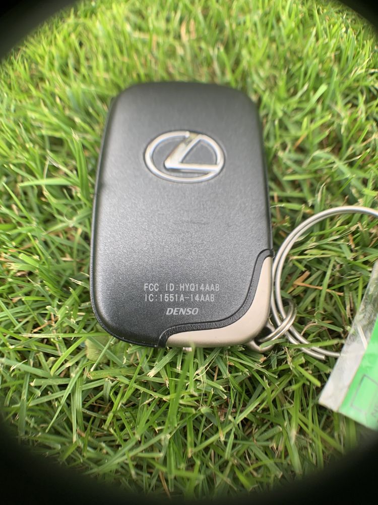 Смарт ключ Lexus ES350