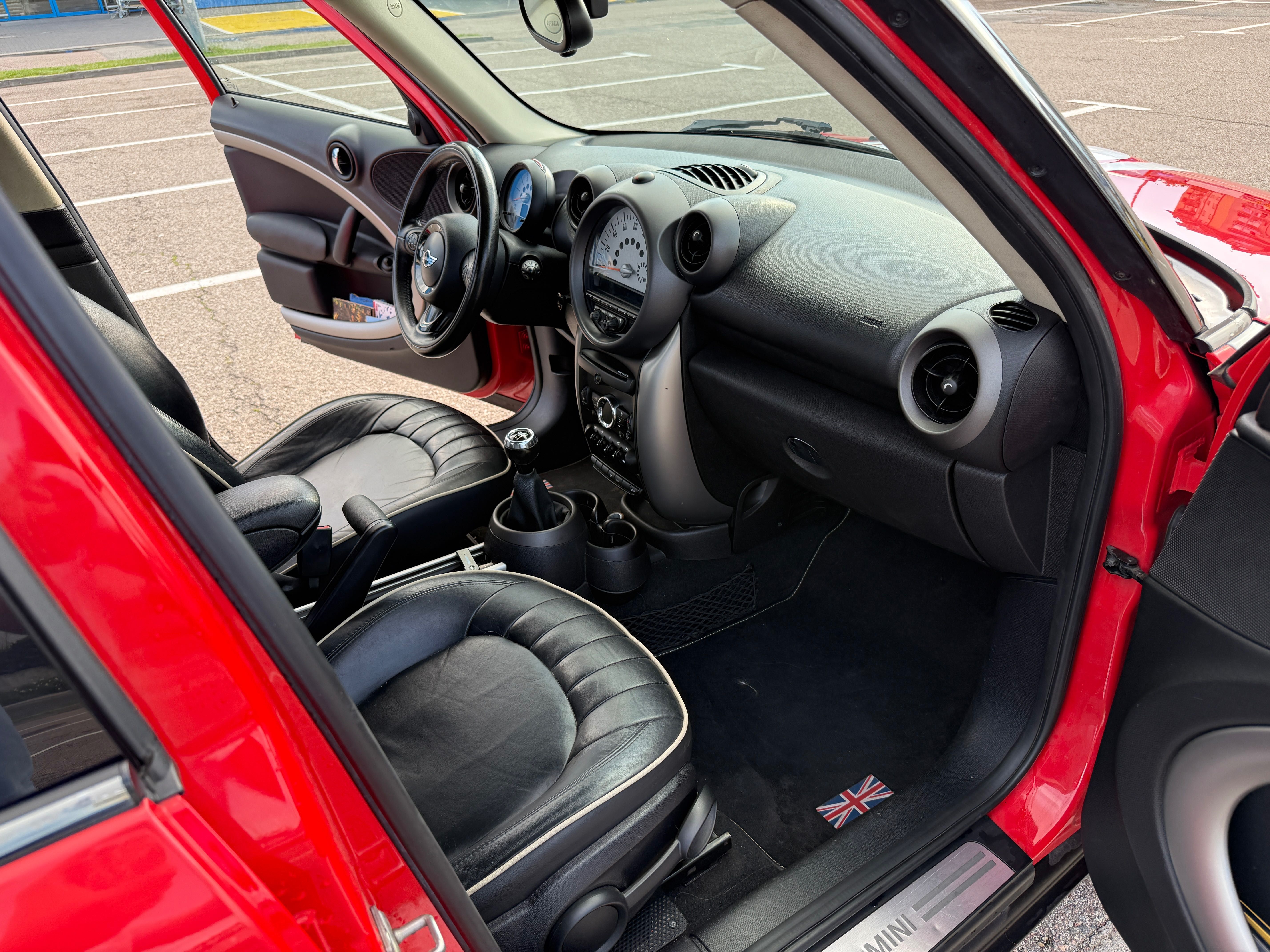 Mini Cooper Countryman śliczny