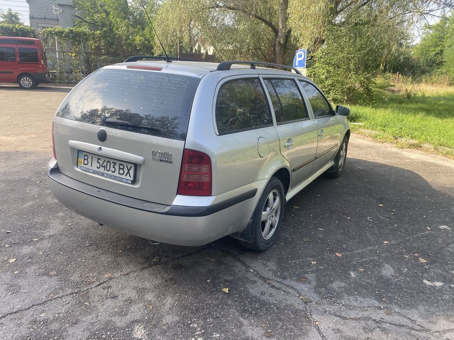 Skoda Octavia Tour 2006год 1,8 газ-бензин
