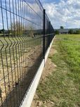 Montaż paneli ogrodzeniowych