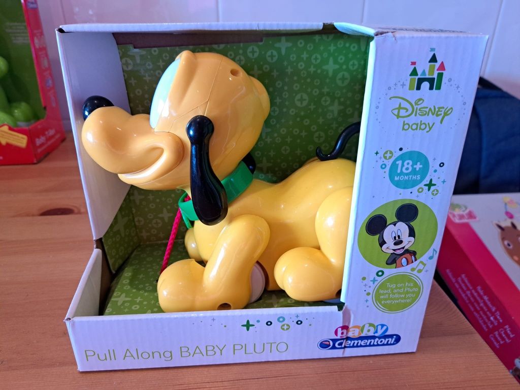 Cão pluto Novo na Caixa