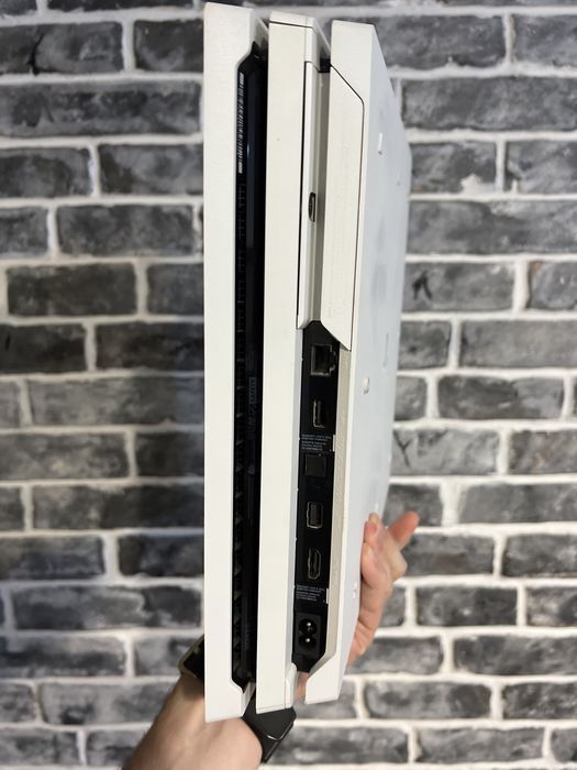 Ps4 Pro 1 tb Белая 7208 - 20 игр , 2 геймпада - пс4 про