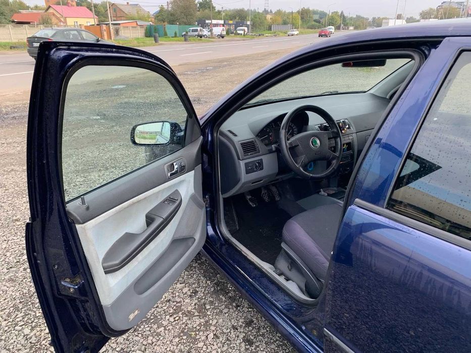 Надійна Skoda Fabia універсал 2002 року