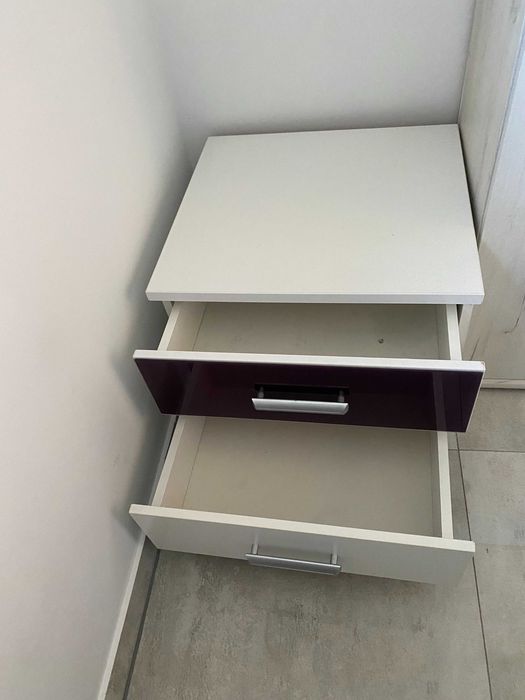 Łóżko z materacem + 2 szafki nocne