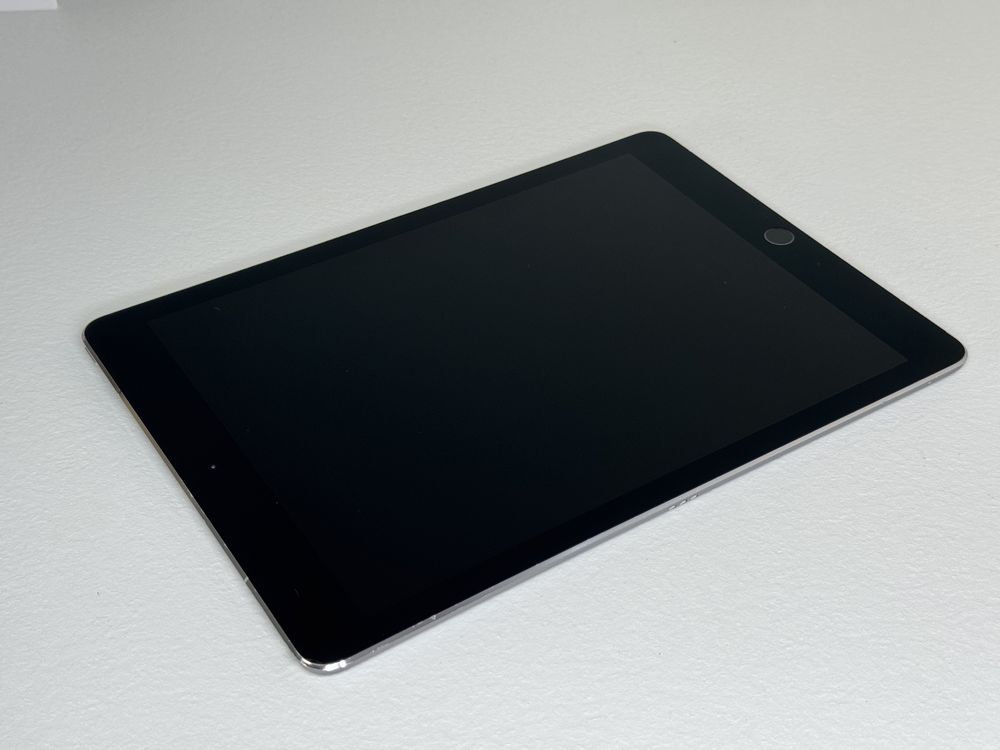 iPad Pro 9.7 (A1674) - 32GB - Cellular (LTE) - faktura VAT 23%