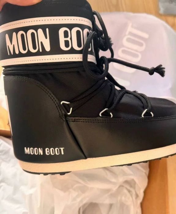 Жіночі MOON BOOT ботинки боты