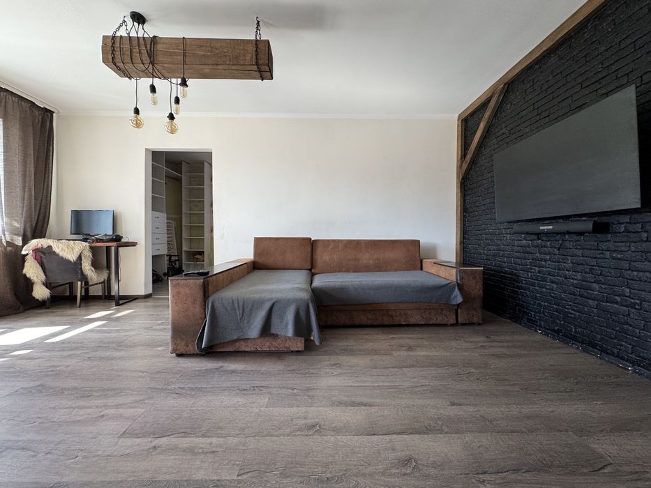 Затишна 2-кімнатна квартира 45 м², 3 поверх, вул. Довженка( Толстого)