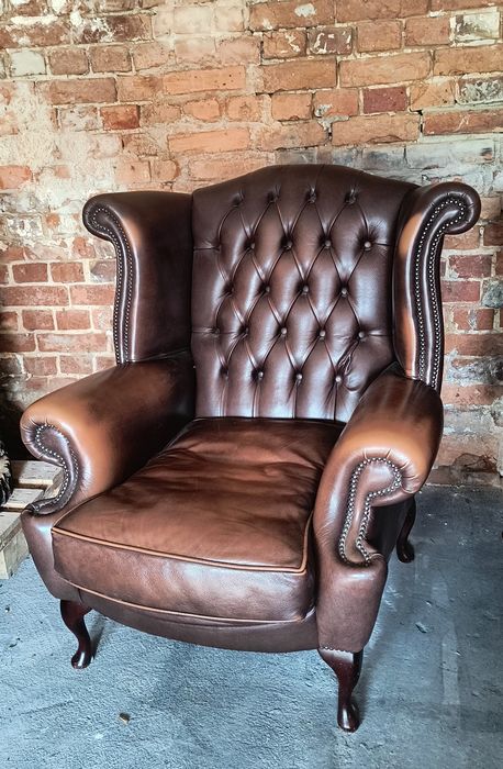 Piękny skórzany fotel chesterfield