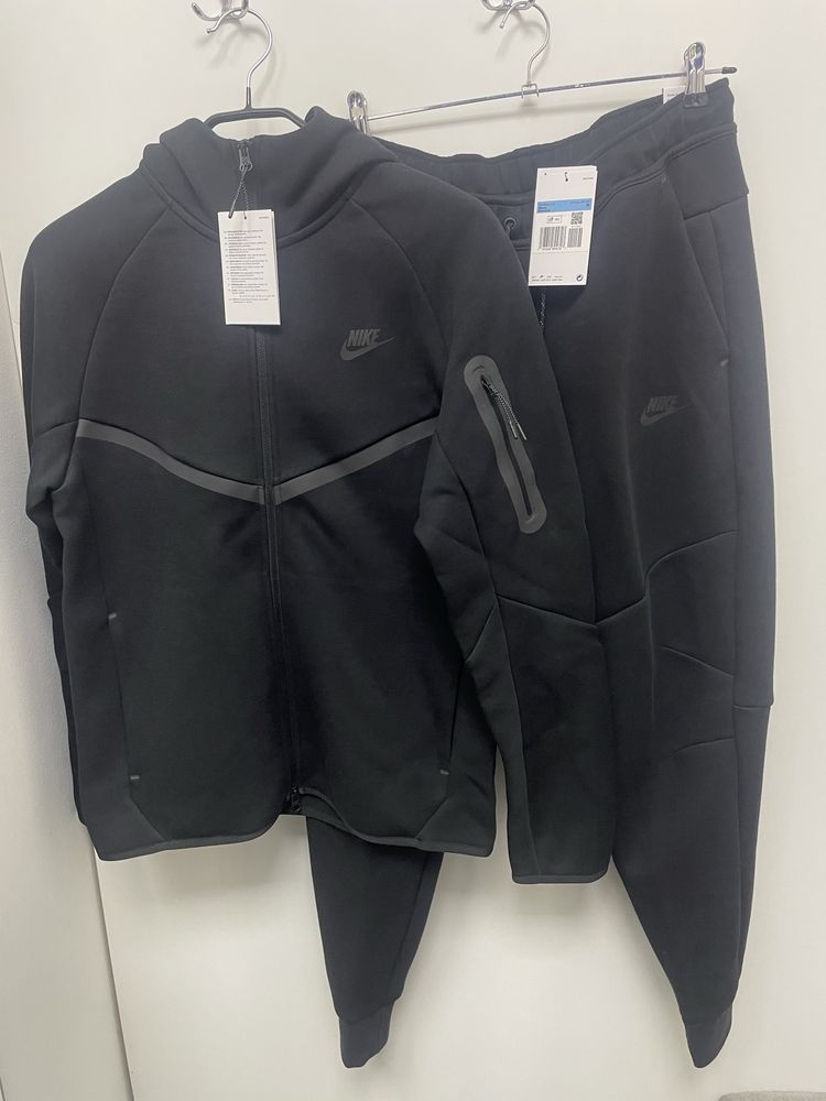 Костюм колекція 2025р Nike Tech Fleece HV0949-010 HV0959 Оригінал!!!