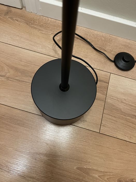 Czarna lampa podłogowa Kayle home&you industrialna czarna metal szkło