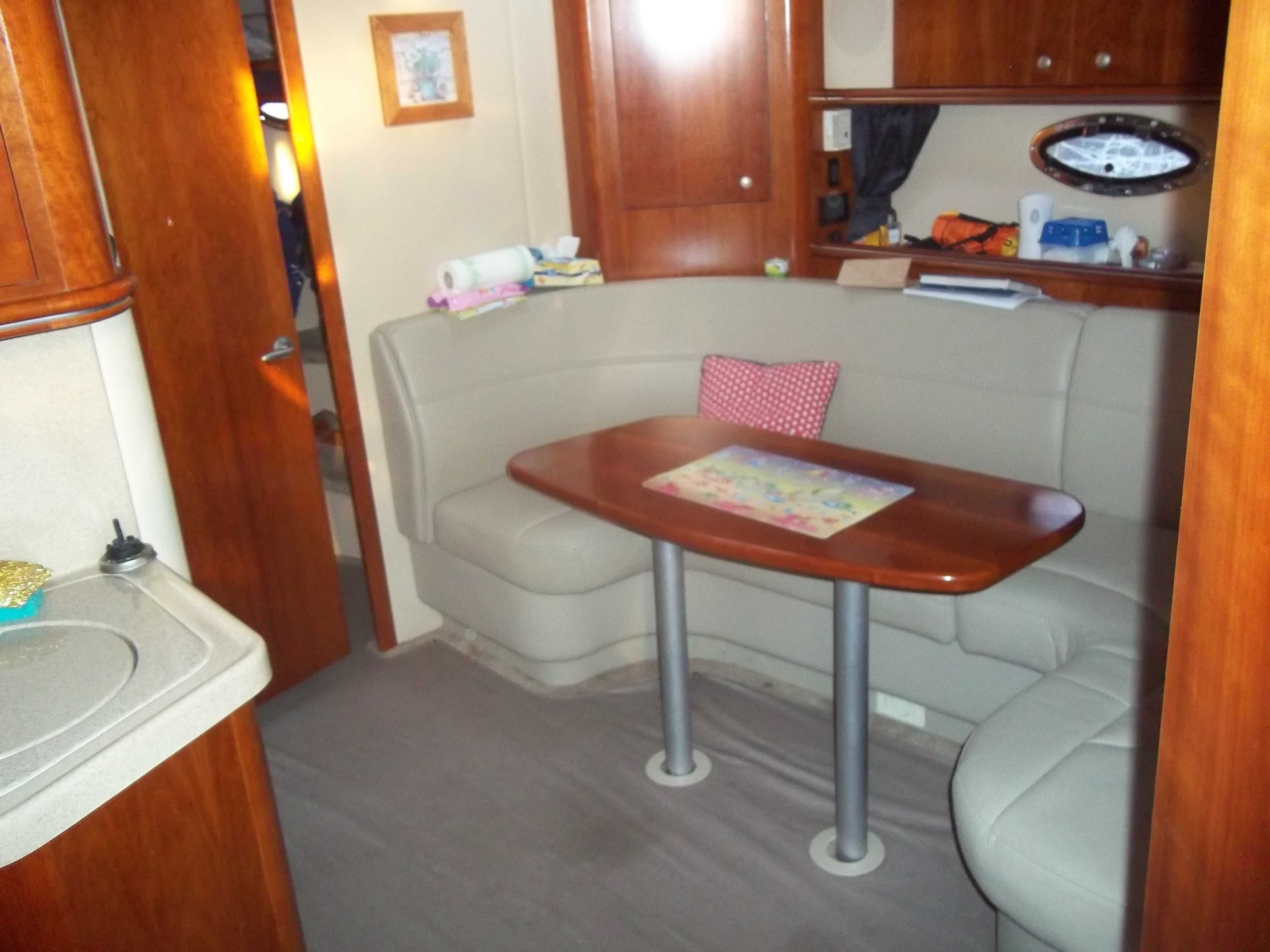 Yacht Cruiser Ekspres 370