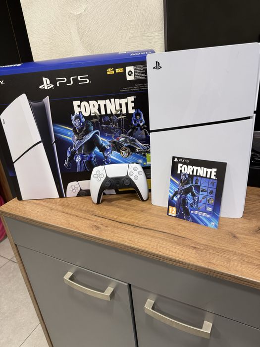 PlayStation 5 Slim Digital Edition + Fortnite