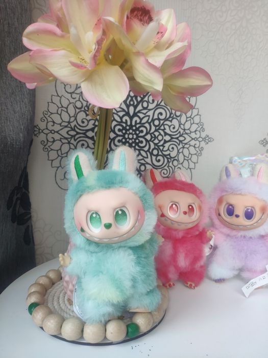 Продам лабубу зелену фіолетову labubu monsters популярна іграшка брело