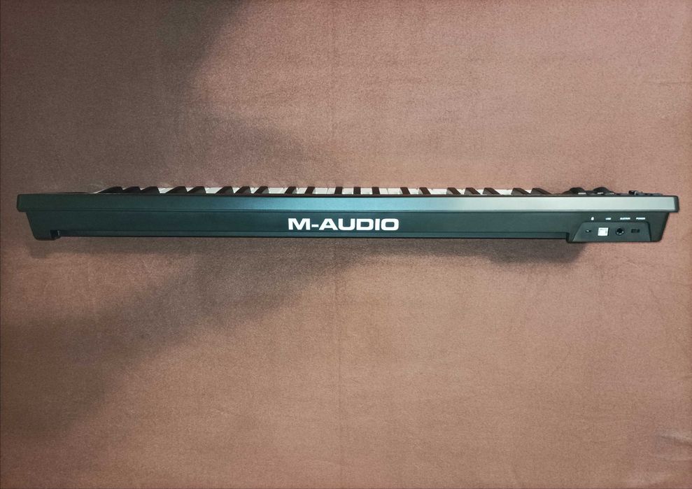 MIDI-клавиатура контроллер M-Audio Keystation 49 MK3 — как новая