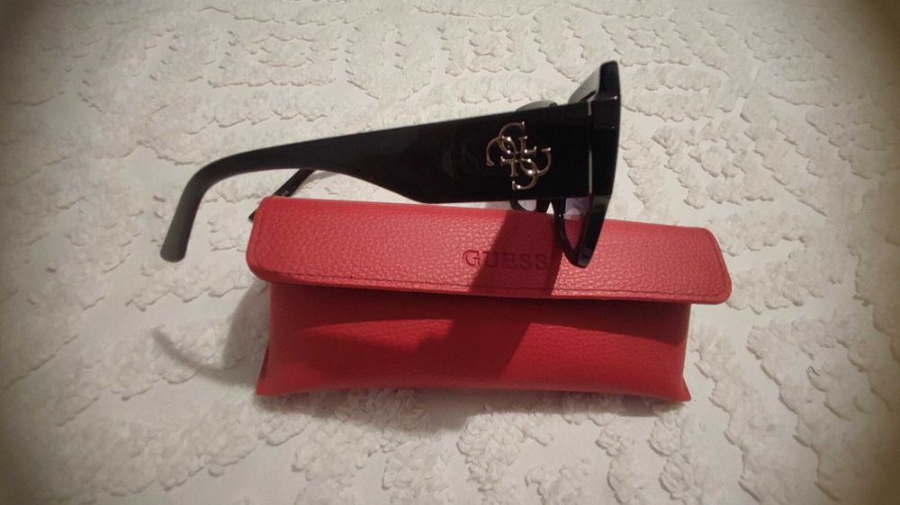 Oculos sol mulher Guess, como novo