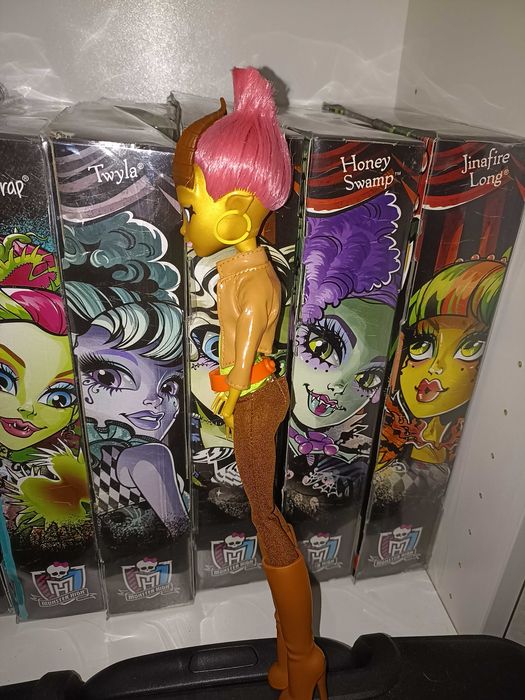 Monster High Gilda Goldstag