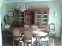 Sala de jantar toda em madeira de nogueira maciça
