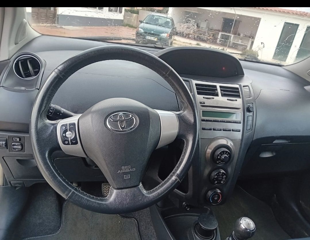 Vendo Toyota Yaris