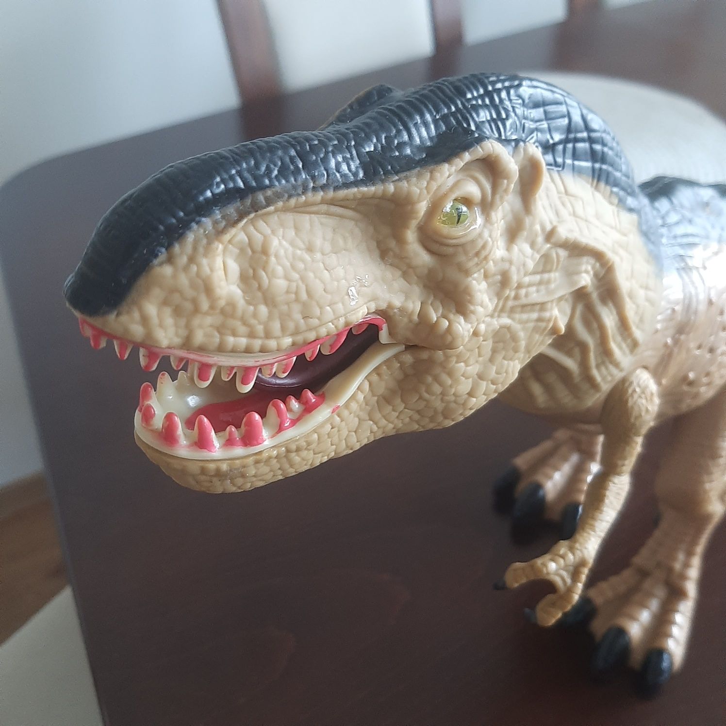 Duży 54cm interaktywny dinozaur T-rex ryczy,chodzi, świecą mu się oczy