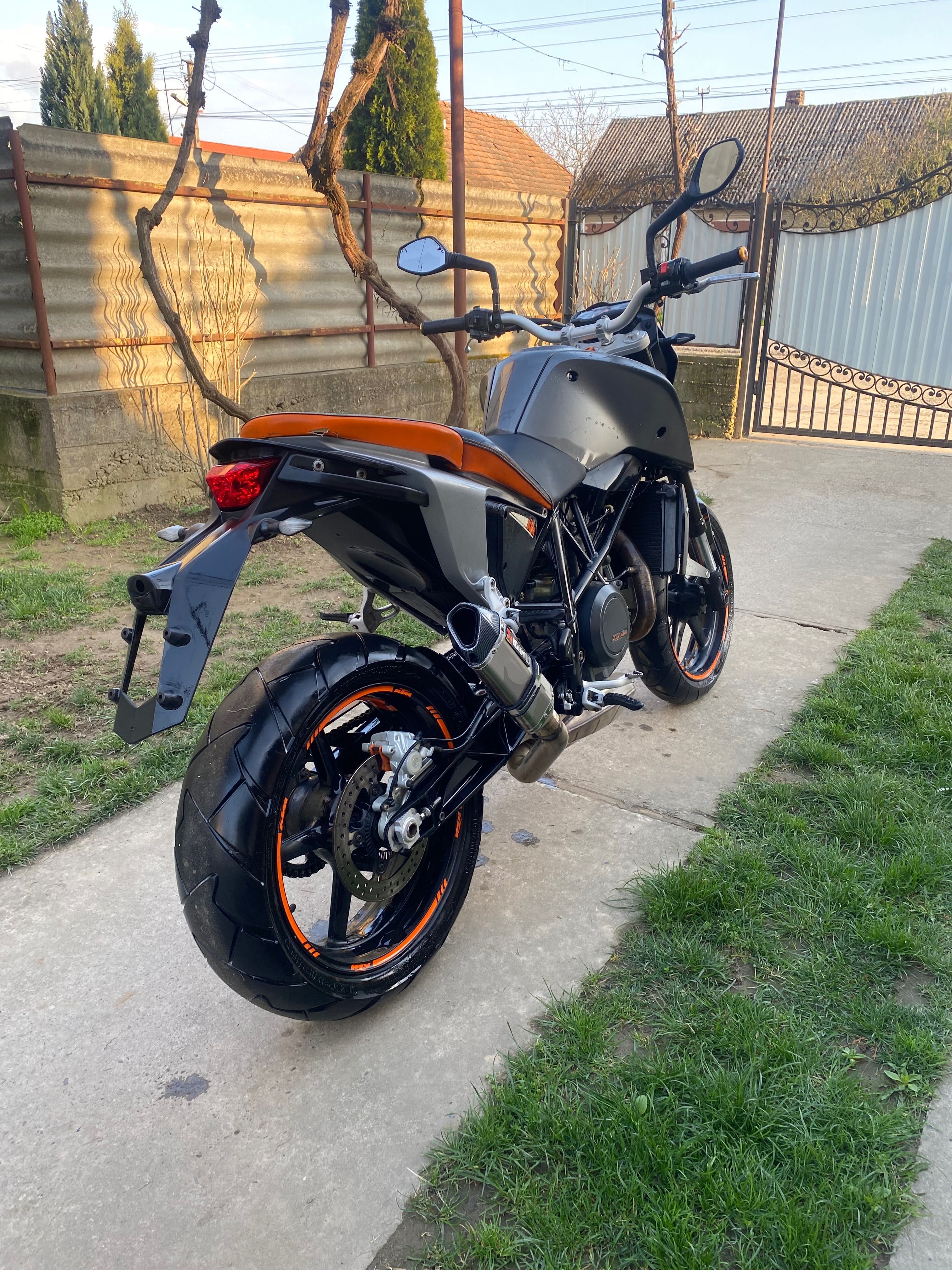 Ktm duke 690 2015