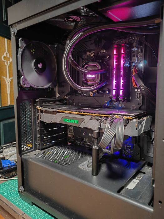 Setup *completo*  Ryzen 5 5600x RTX 2070 Super Asus 165 Hz