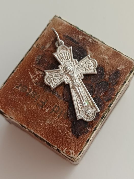Krzyżyk zawieszka krzyż krucyfiks 925 wisiorek przywieszka medalik