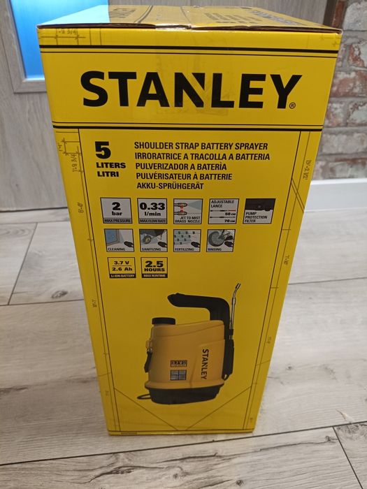 Opryskiwacz akumulatorowy ciśnieniowy z teleskopową dyszą Stanley 5 l