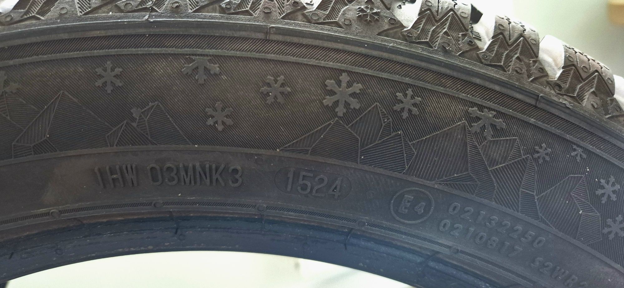 205/55 R17 95V XL DOT 1524 Semperit opony zimowe