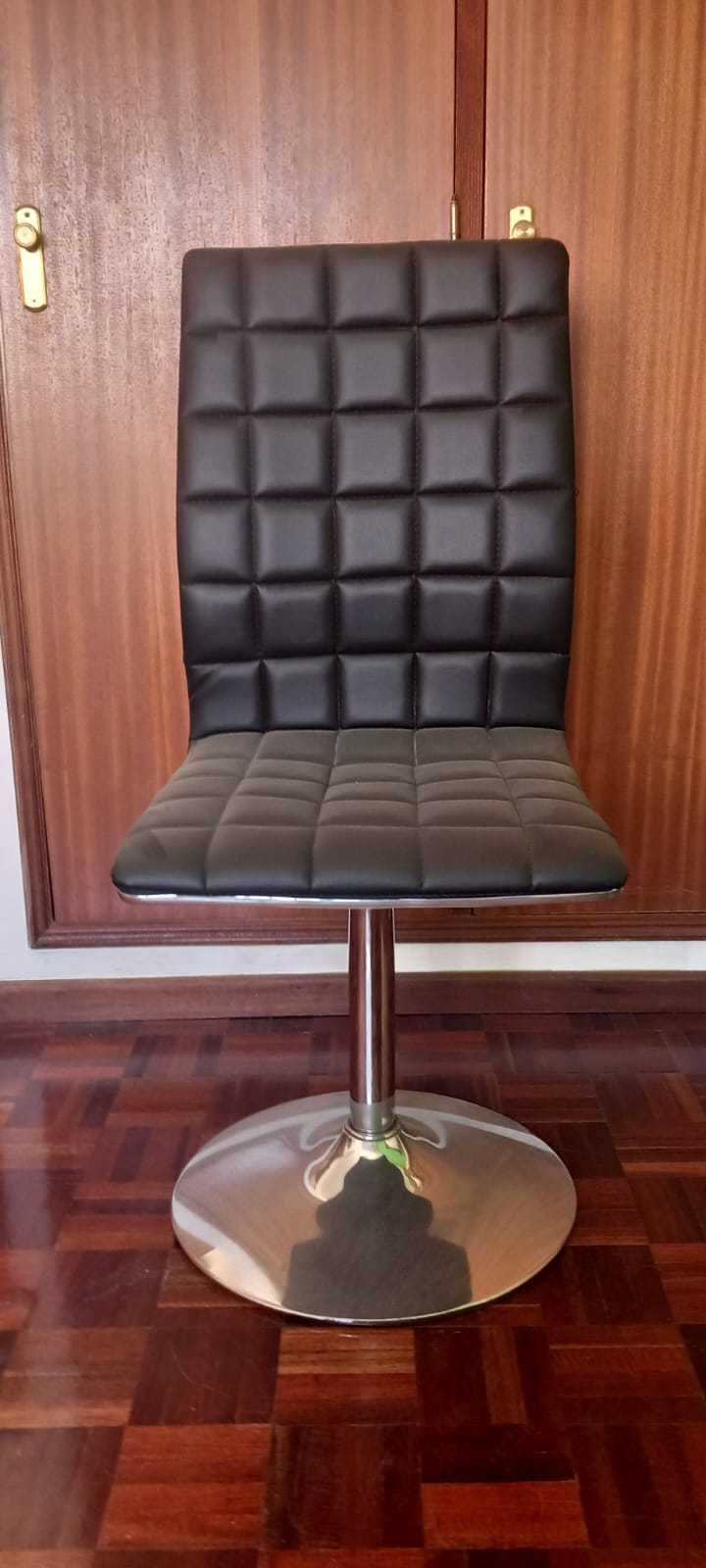 4 Cadeiras de Jantar modernas