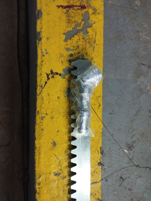 Зубчаста рейка відкатні ворота