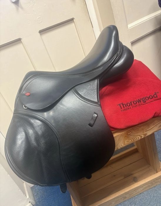Siodło skokowe Thorowgood Pony Jump 15,5 cala