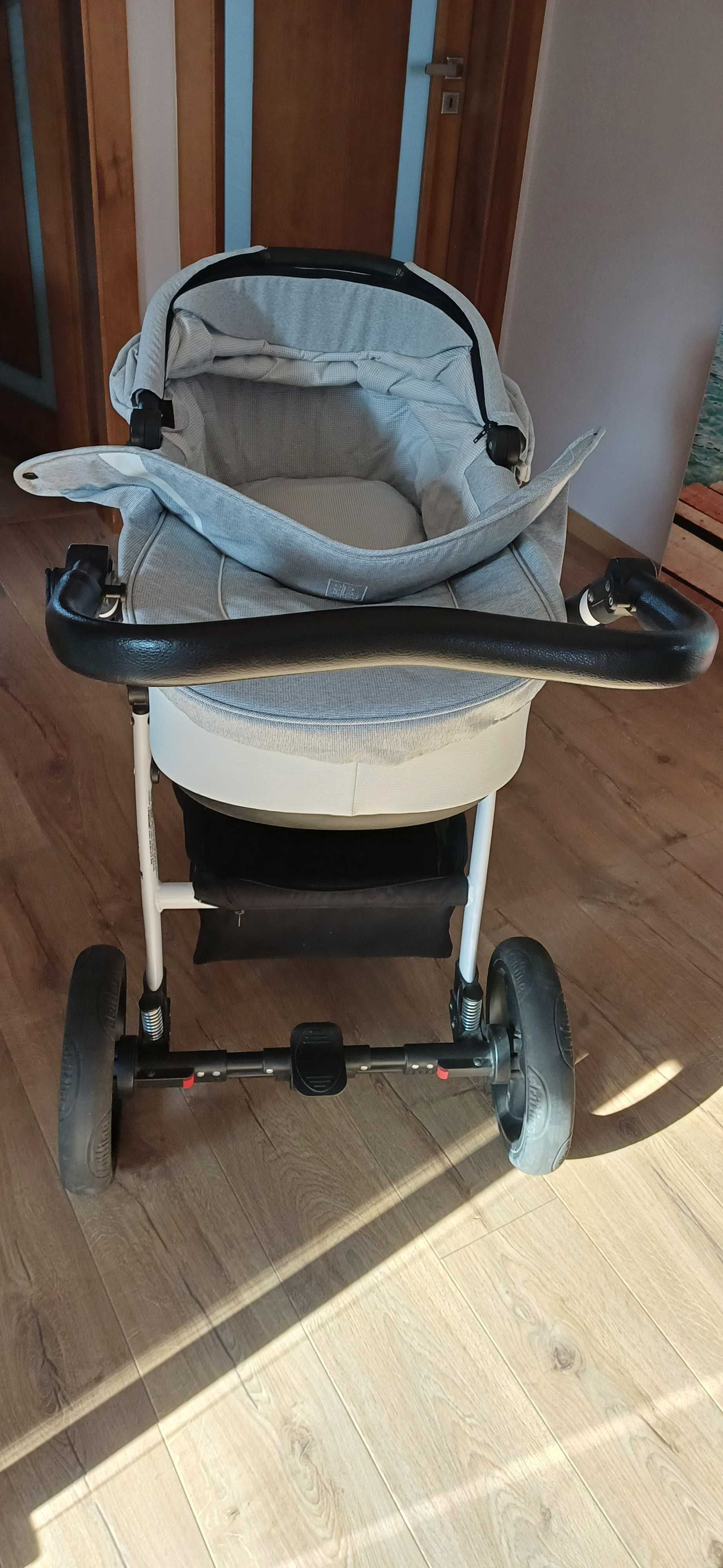 Sprzedam wózek 2w1