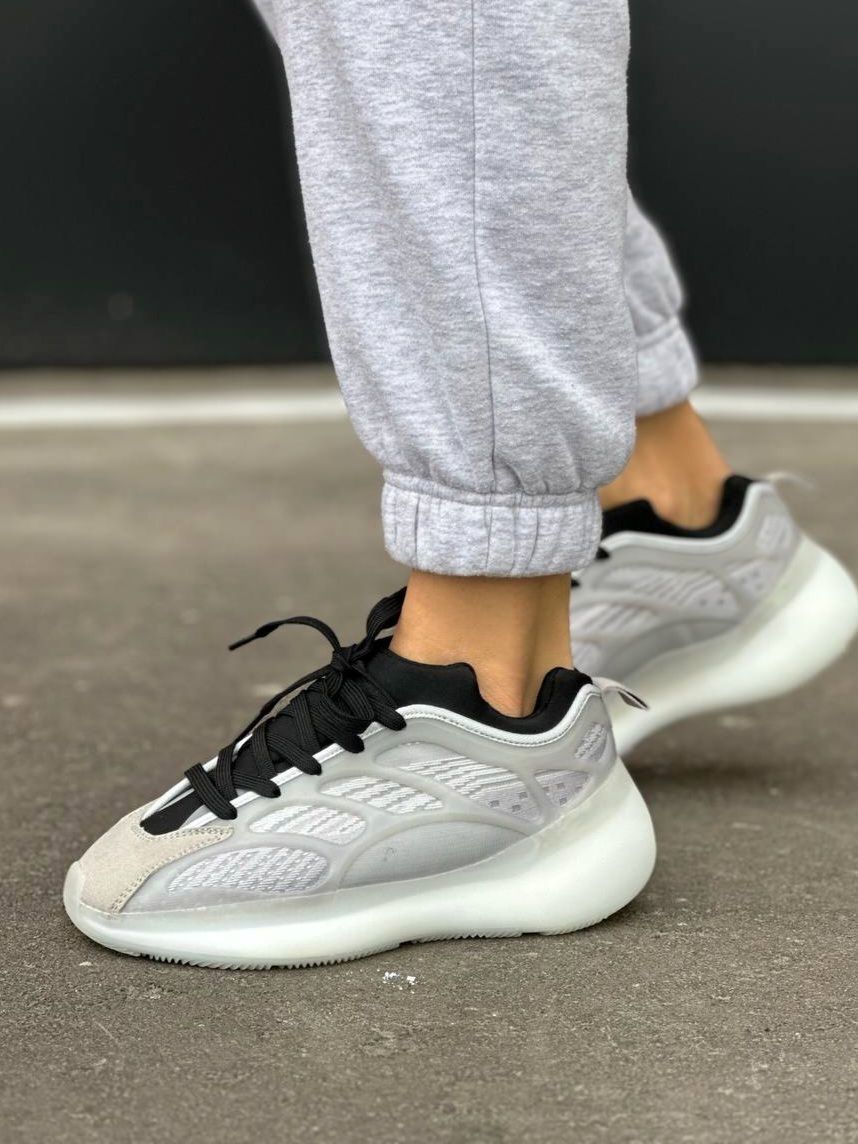 Женские Adidas Yeezy Boost 700 V3, yezzy boost 700, изи буст 700 изики