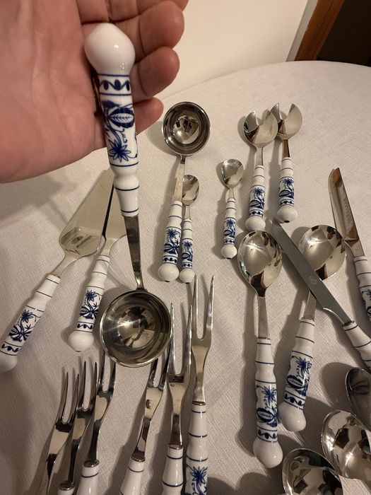 Wzór cebulowy sztućce 77 sztuk cały zestaw