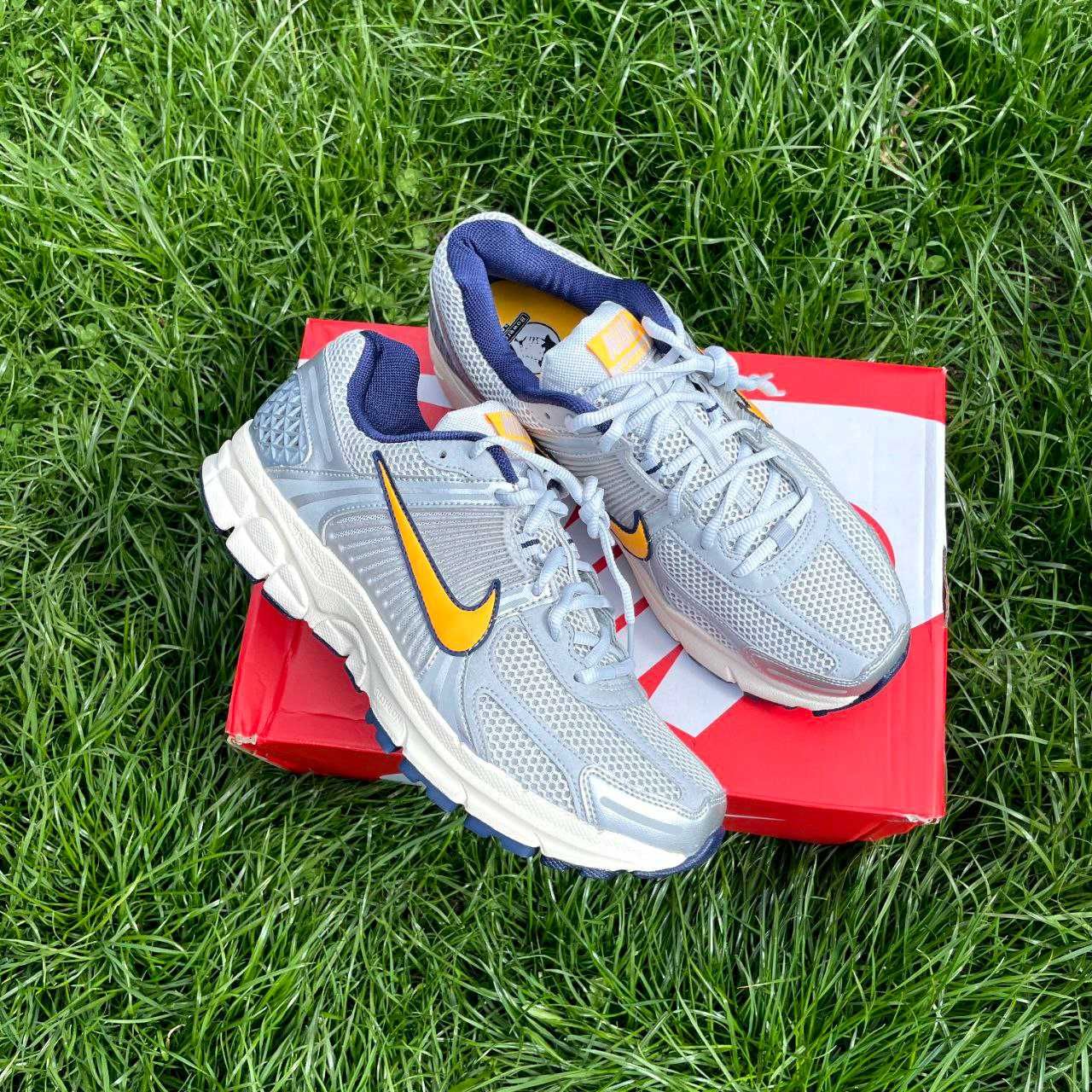 Кросівки Nike  Air  Zoom Vomero 5 PURE PLATINUM/LASER ORANGE