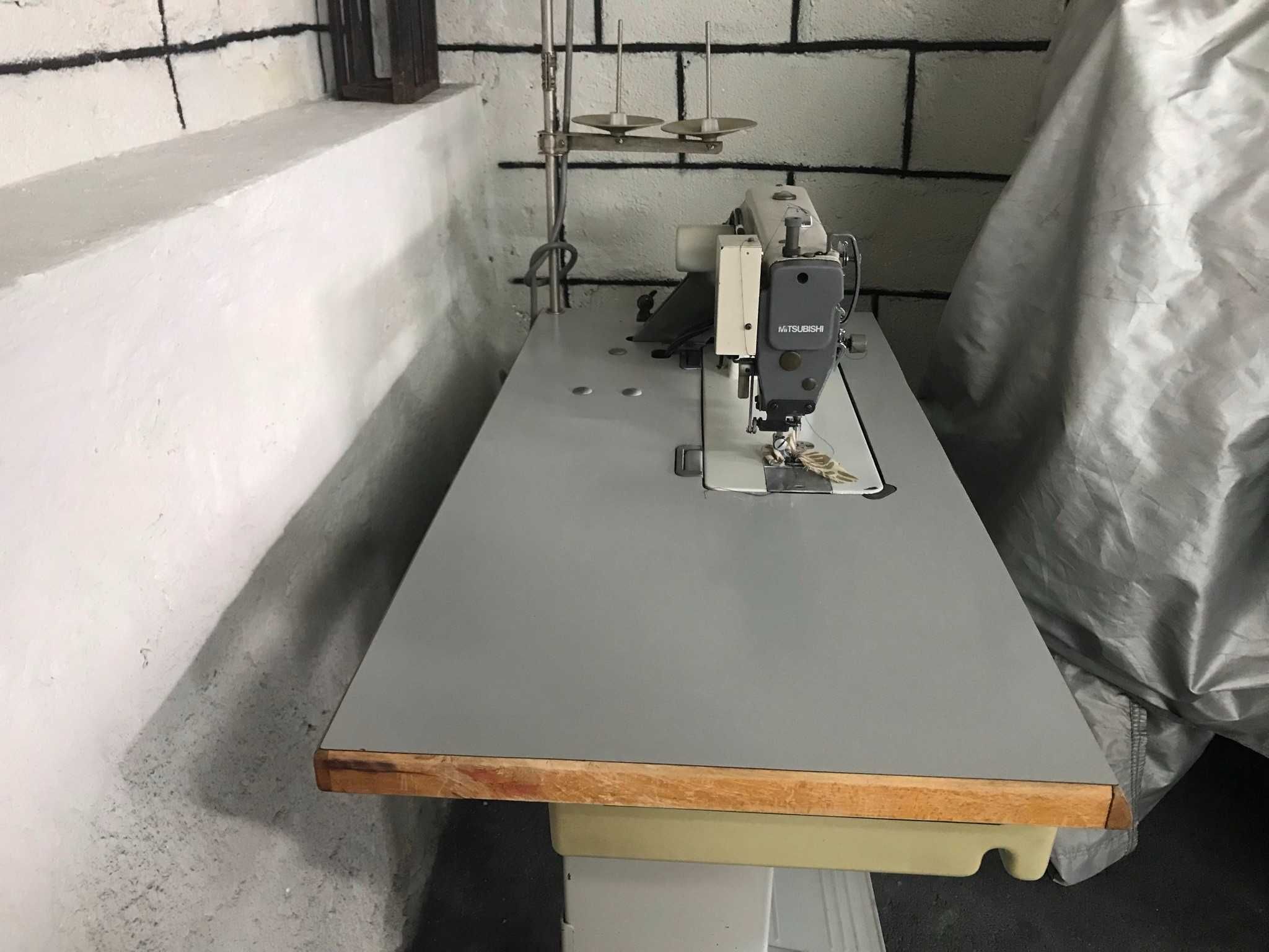 Maquina industrial Ponto corrido com corte de Linha