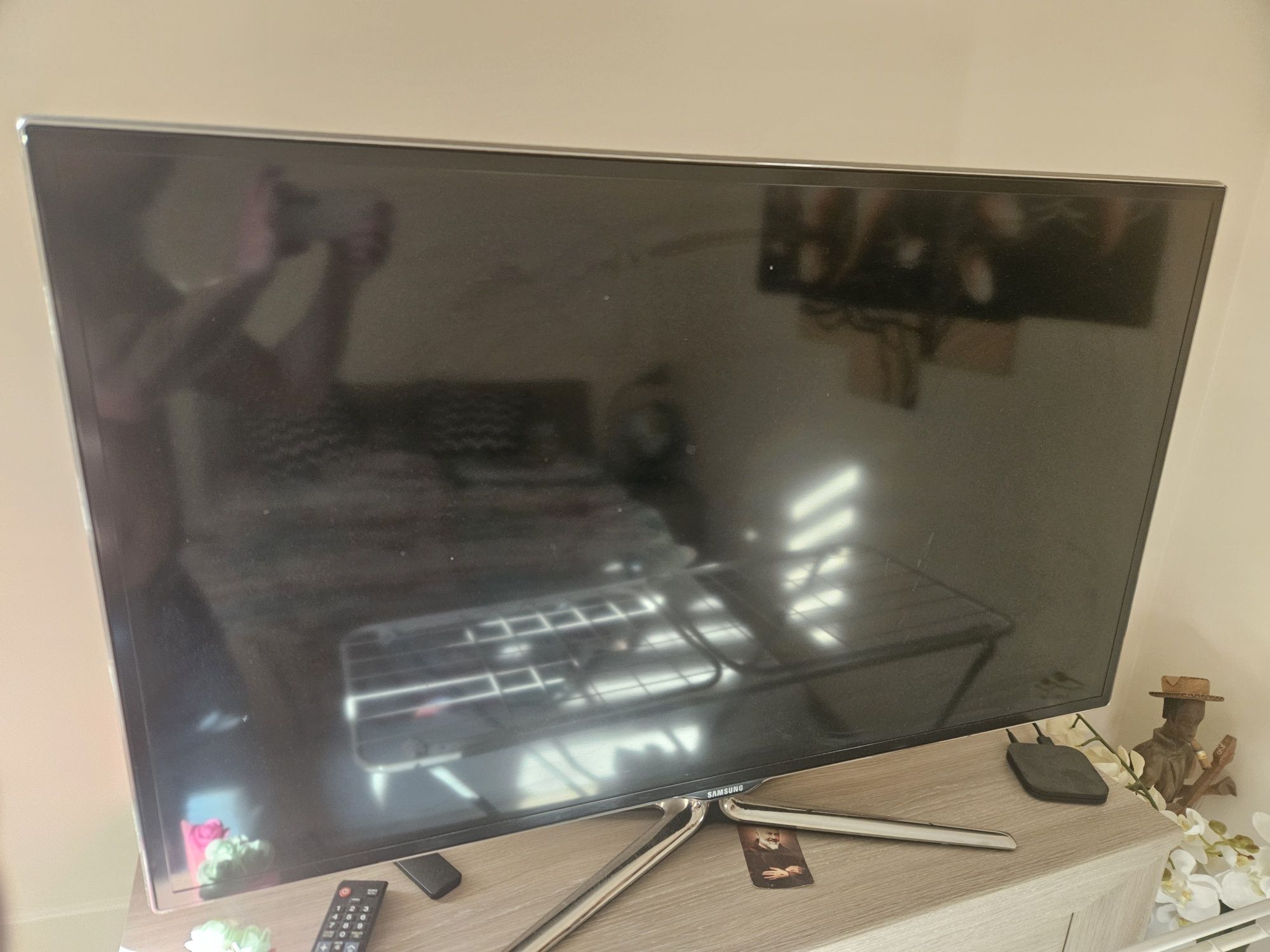 Telewizor samsung-ue46es6570 mało używany